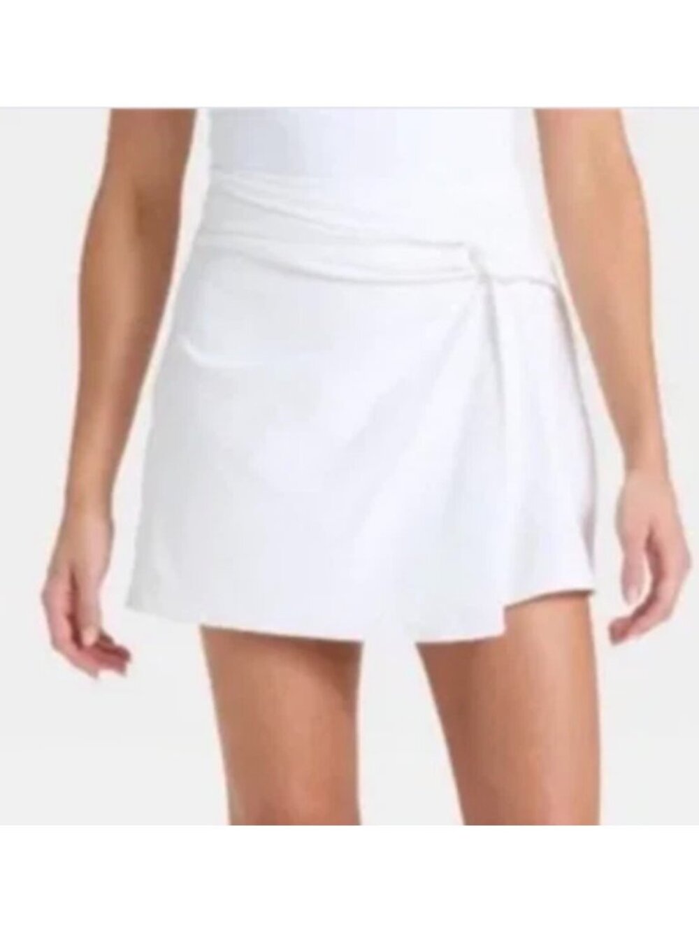 All in Motion features a stylish front twist detail. Size XL NWT
